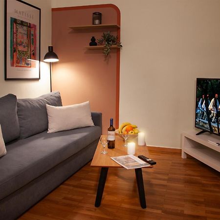 Aris123 By Smart Cozy Suites - Apartments In The Heart Of Athens - 5 Minutes From Metro - Available 24Hr Экстерьер фото