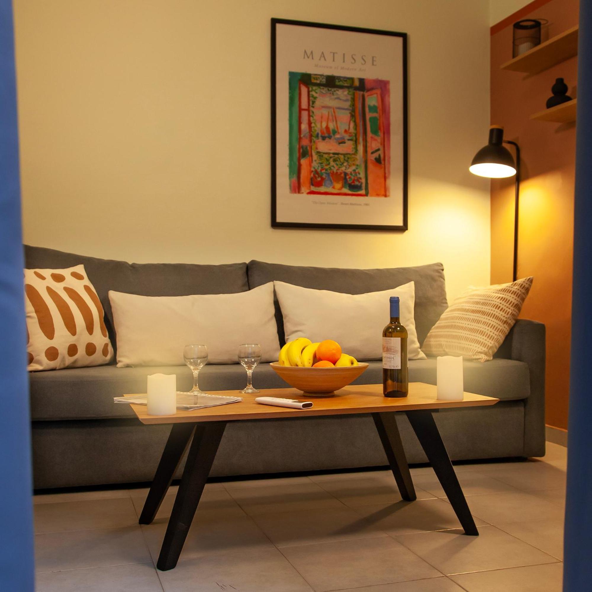 Aris123 By Smart Cozy Suites - Apartments In The Heart Of Athens - 5 Minutes From Metro - Available 24Hr Экстерьер фото