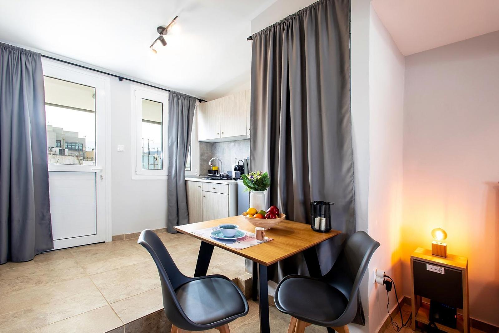 Aris123 By Smart Cozy Suites - Apartments In The Heart Of Athens - 5 Minutes From Metro - Available 24Hr Экстерьер фото