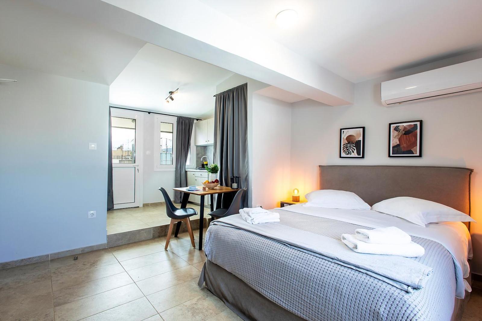 Aris123 By Smart Cozy Suites - Apartments In The Heart Of Athens - 5 Minutes From Metro - Available 24Hr Экстерьер фото