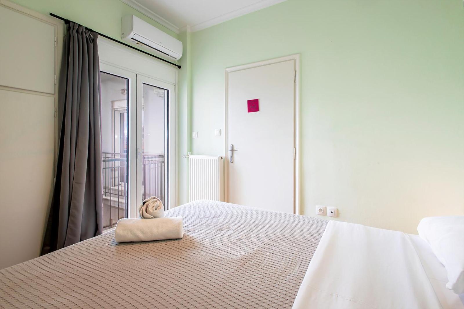 Aris123 By Smart Cozy Suites - Apartments In The Heart Of Athens - 5 Minutes From Metro - Available 24Hr Экстерьер фото