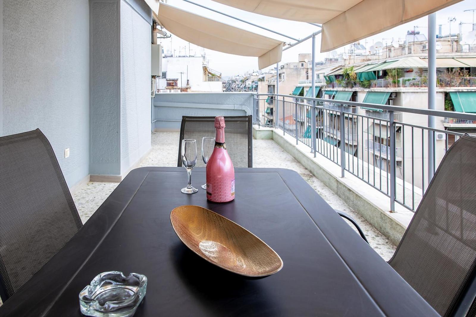 Aris123 By Smart Cozy Suites - Apartments In The Heart Of Athens - 5 Minutes From Metro - Available 24Hr Экстерьер фото